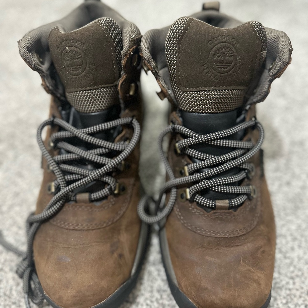 Timberland woman’s Dark Brown hiking Waterproof Boots - Picture 2 of 5